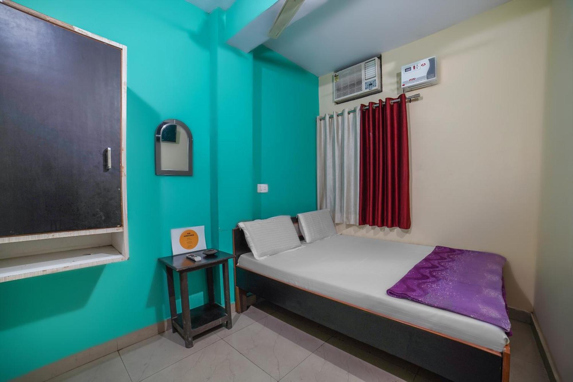 Spot On Komfort Guest House Rudrapur Exterior foto