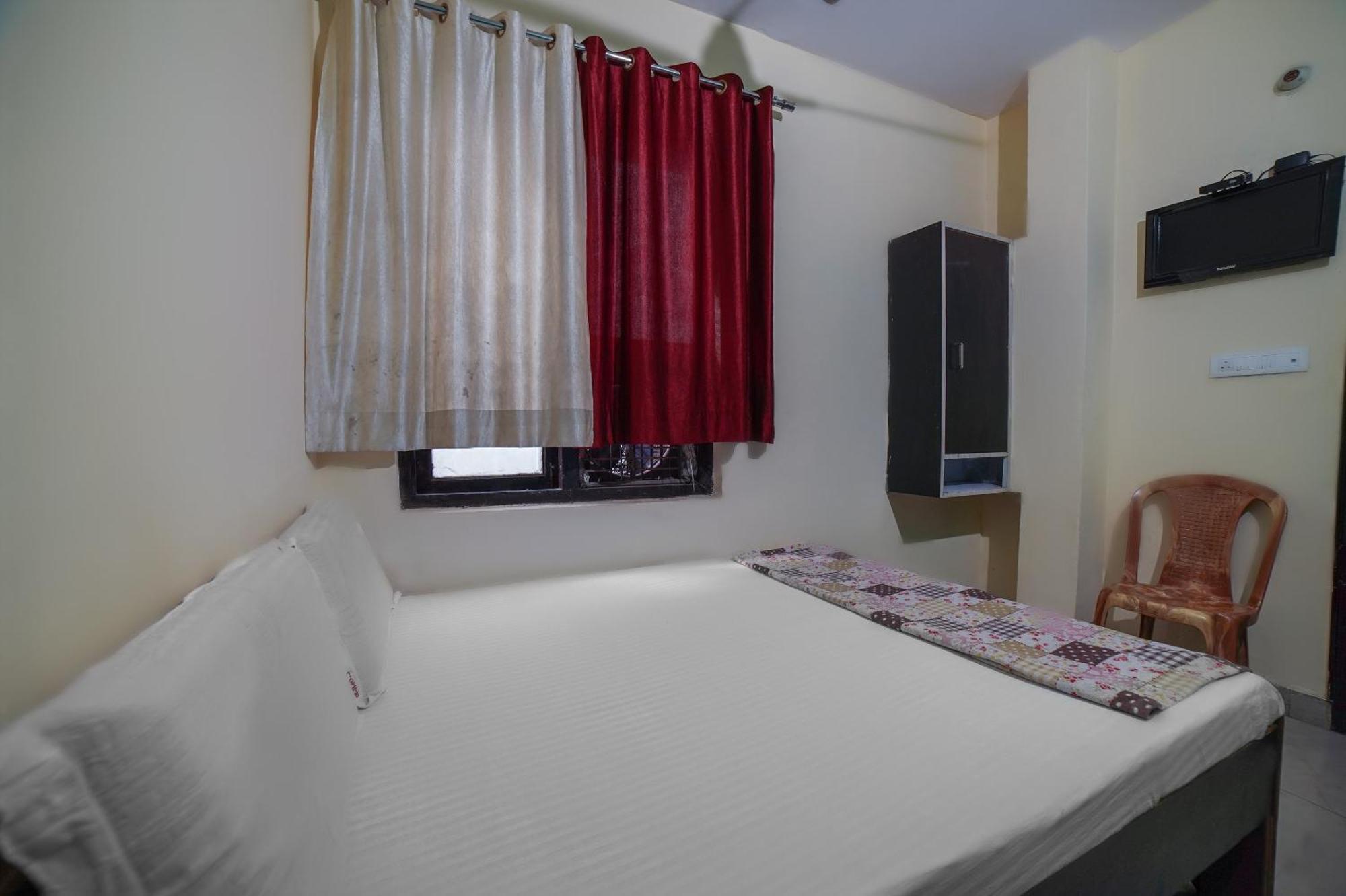 Spot On Komfort Guest House Rudrapur Exterior foto
