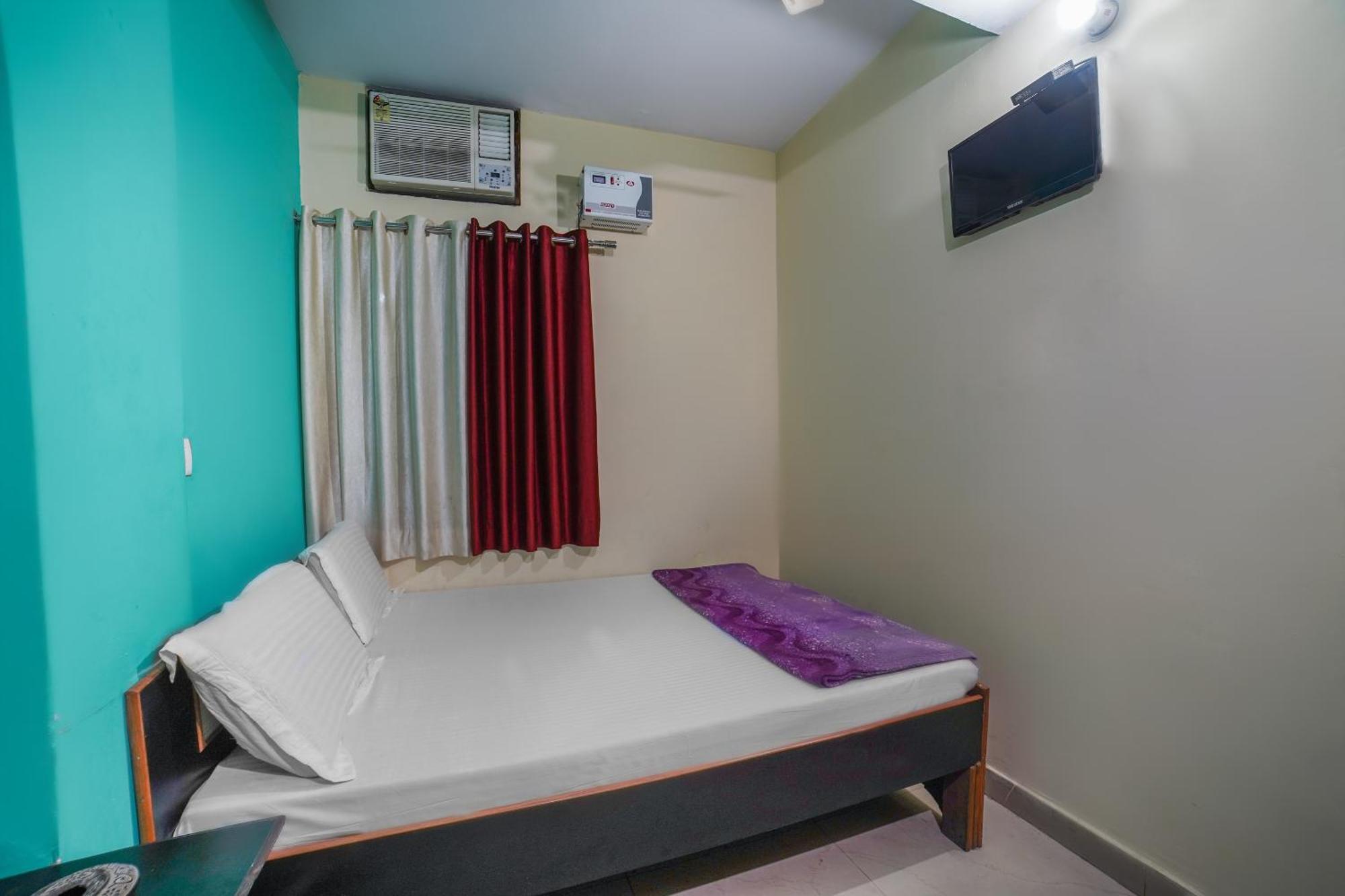 Spot On Komfort Guest House Rudrapur Exterior foto